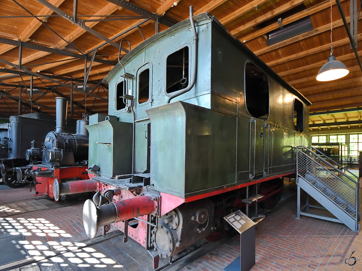 Die Lokomotive KL 2 hat als Besonderheit einen stehenden Röhrenkessel. (Deutsches Technikmuseum Berlin, April 2018)
