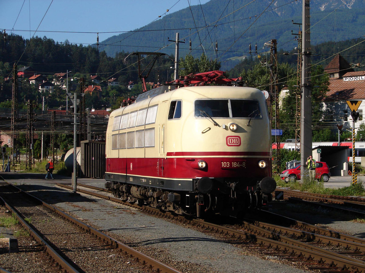 Die Lokomotive der Lokomotiven: die 103 184 in Innsbruck.
14.06.2009.