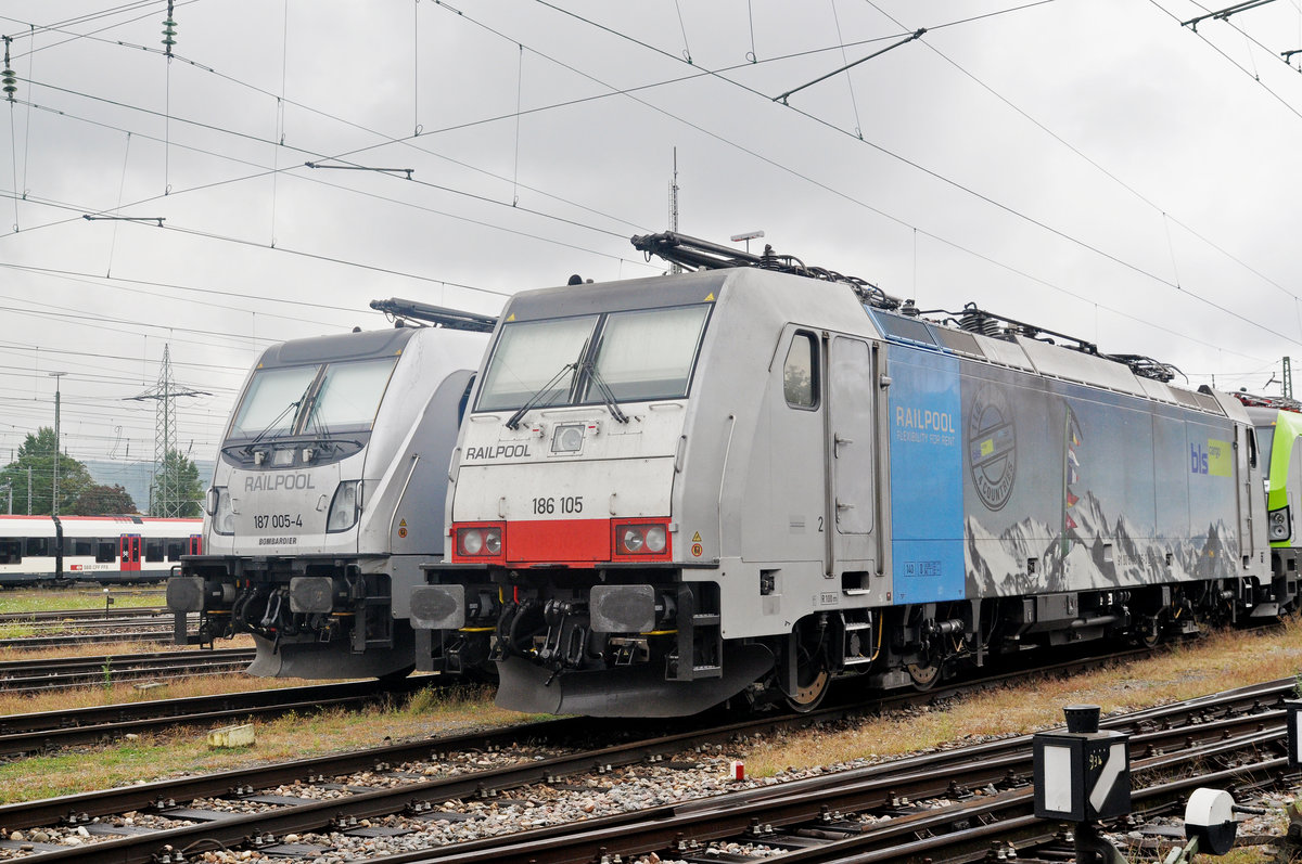 Die Loks 186 105-3 und 187 005-4 sinbd beim Badischen Bahnhof abgestellt. Die Aufnahme stammt vom 02.09.2017.