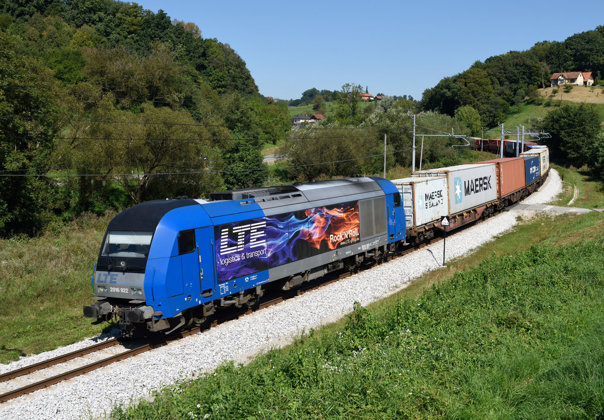 Die LTE 2016 922 war am 07. September 2020 mit dem Containerzug 41443 von Kalsdorf-Süd nach Koper Luka unterwegs und wurde von mir bei Strihovec fotografiert.