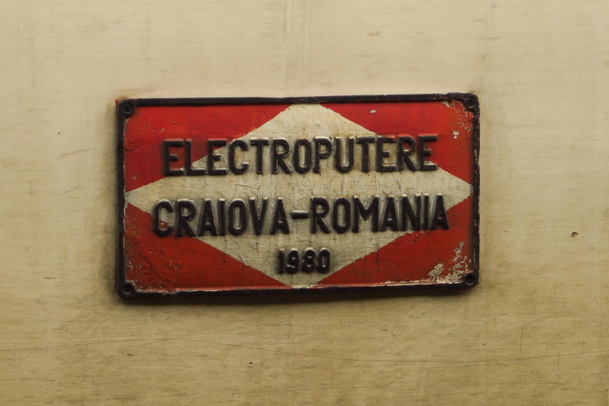 Die meisten Lokomotiven zieren eine schöne Plakette aus Metal mit ihrem Geburtsort und Jahrgang darauf. Die älteste, welche ich an diesem Tag gesehen habe war von 1974!
20.11.2015 in Bukarest. 