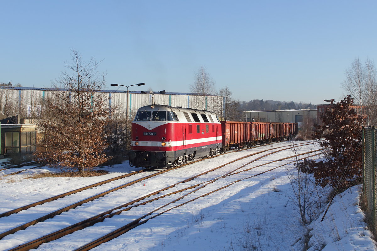 Die MTEG 118 770 mit leeren Eanos am Anschluss zum Schrotthändler. Aufgenommen am 15.02.2017 in Plauen. 