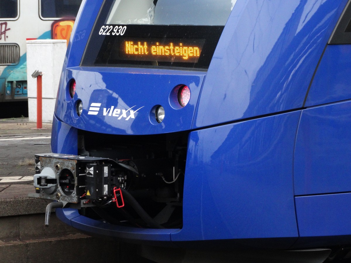 Die Nase von Vlexx 622 930 am 28.01.15 in Frankfurt am Main Hbf 