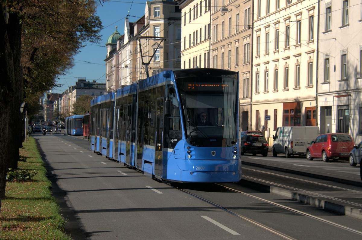 Die neue Avenio T1.6 2807 am 09.10.14 in der Orleansstraße/München