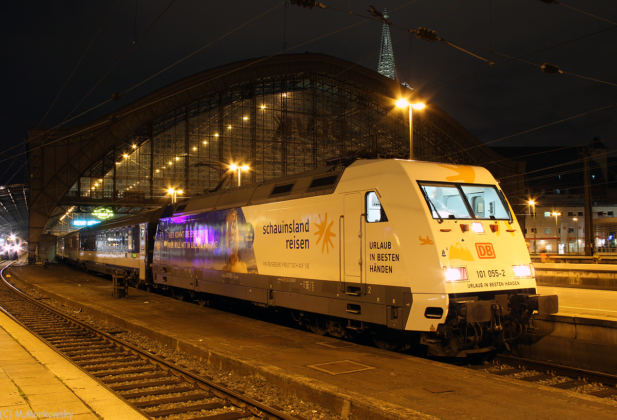 Die neue beklebte 101 055 am CNL447/457 in Köln Hbf am 18.09.2015