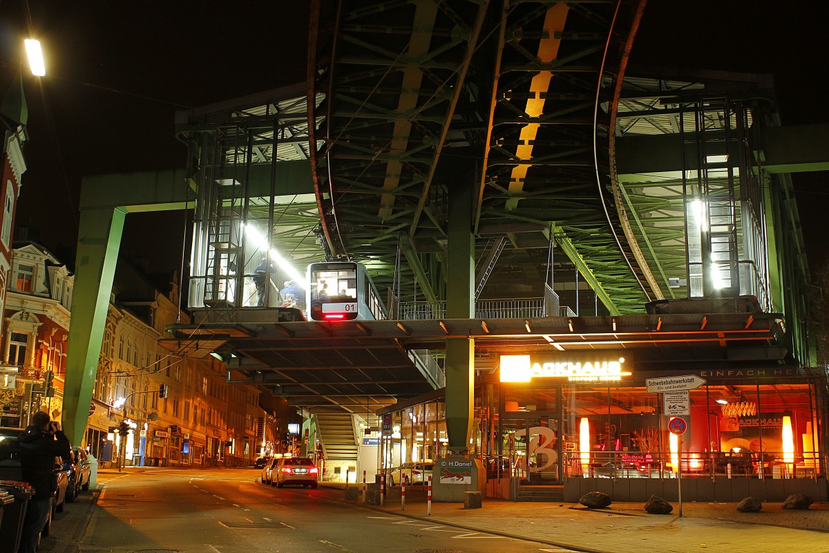 Die neue Schwebebahn 01 fuhr am 09.02.2016 die erste Testfahrt in Wuppertal Vohwinkel.