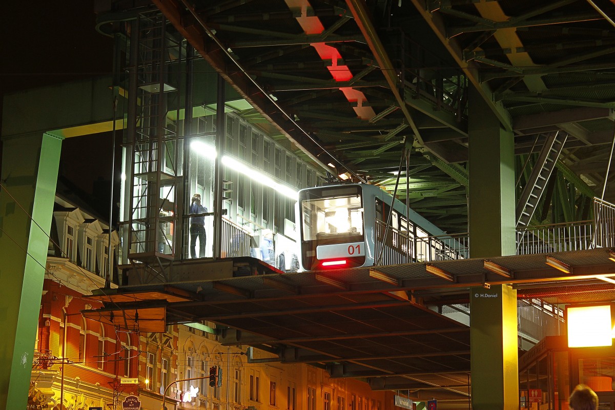 Die neue Schwebebahn 01 fuhr am 09.02.2016 die erste Testfahrt in Wuppertal Vohwinkel.