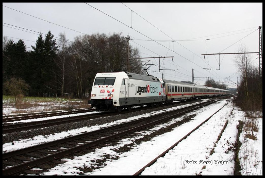 Die neue Werbelok 101050  Jugend forscht  vor dem IC 146 am 5.2.2015 um 14.00 Uhr nach Bad Bentheim. Der Zug wird dort von einer NS Lok der Reihe 1700 übernommen und fährt dann weiter nach Amsterdam.