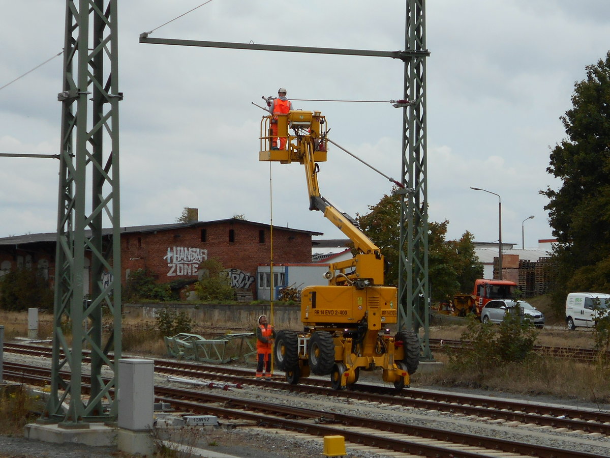 Die neuen Ausleger wurden,am 23.September 2018,in Bergen/Rügen,mit Hilfe einer Hebebühne montiert.