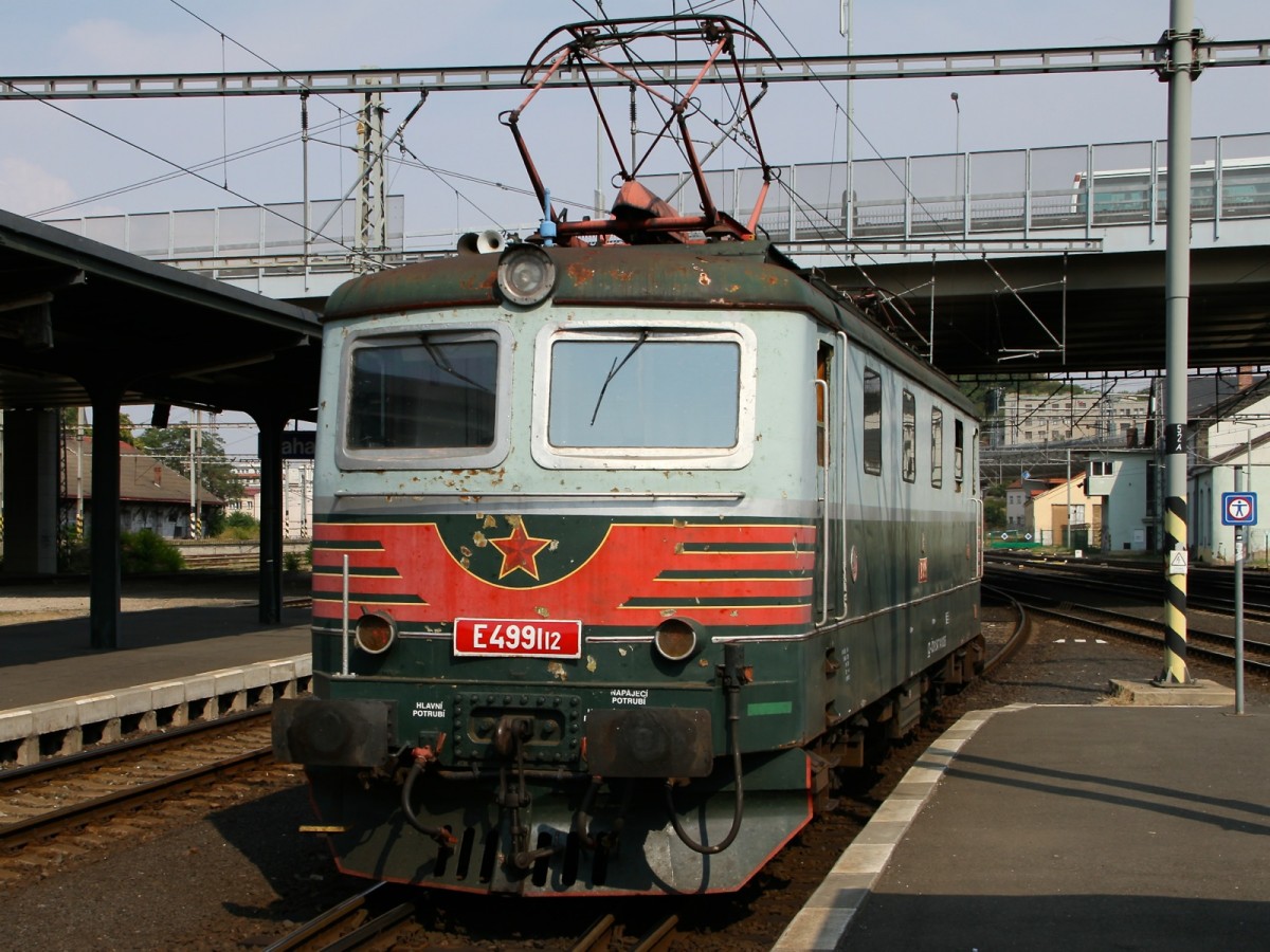 Die Nostalgielok 499 112 am 12.08.2015 in Prag. Auch einheimische Fotografen war hier anwesend und und haben aufgeregt Fotos gemacht. Scheint ein seltenes Stück zu sein.