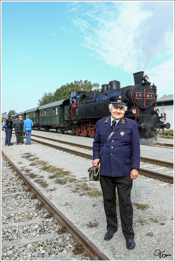 Die ÖGEG Dampflok 77.28 fährt mit dem SR 17187 von Timelkam nach Grünau im Almtal. 
Sattledt 23.09.2017