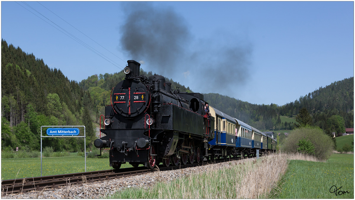 Die ÖGEG Dampflok 77.28 fährt mit SR 14533 zum  Radfrühling im Traisental  von St Pölten nach Markt St.Aegyd. 
Amt Mitterbach St.Aegyd 29.4.2018