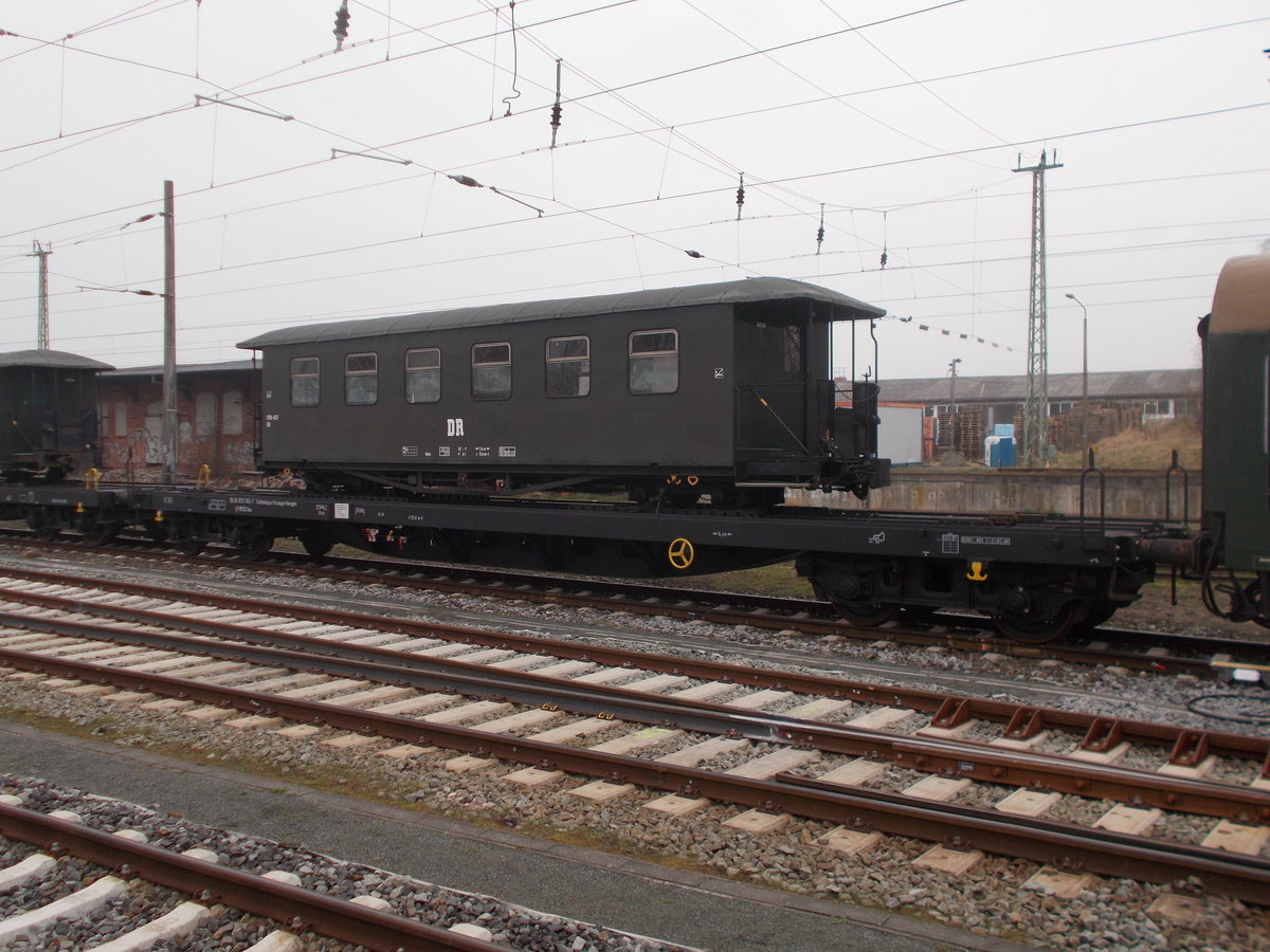 Die PRESS 112 565 und 112 708 nahmen,am 16.April 2018,den KB 970-497 und den KB 970-503 mit.Aufnahme am 16.April 2018,in Bergen/Rügen.