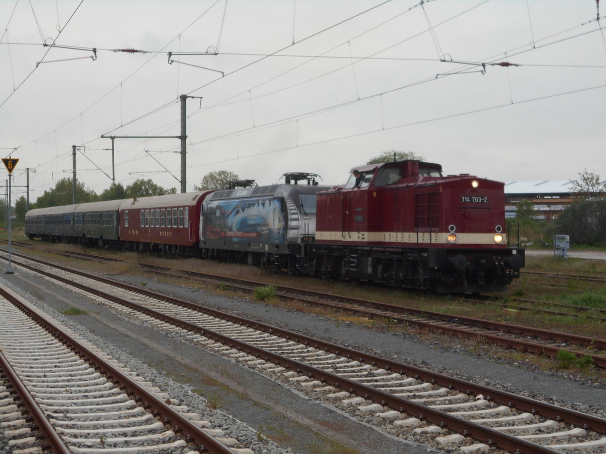 Die PRESS 114 703 brachte,am 22.Mai 2019,die 145 023 nach Bergen/Rügen.