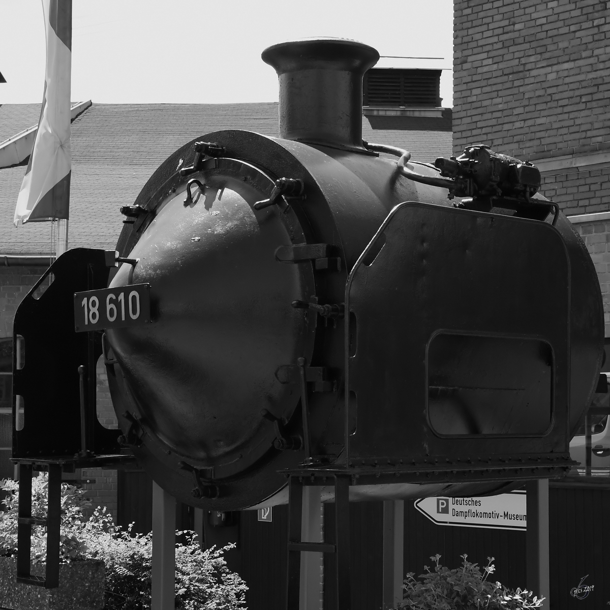 Die Rauchkammer der 18 610 wird im Eingangsbereich des Deutschen Dampflokomotiv-Museums Neuenmarkt-Wirsberg präsentiert. (Juni 2019)