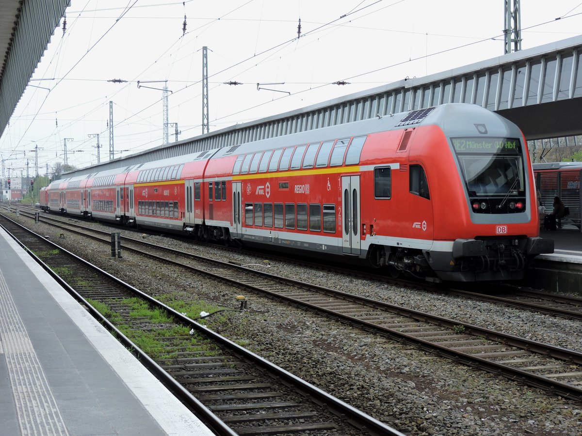 Die RE 2 Rhein-Haard Express hat sein Ziel erreicht. Münster (Westf) Hbf, den 14.04.2017