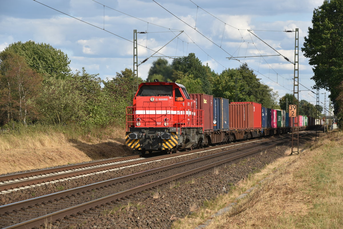 Die RHC 1271 029-1/DH 271 kommt mit einem langen Containerzug aus Neuss in Richtung Osterath geschlichen, da sie reichlich überfordert schien als sie mir vor die Linse gekommen ist. 10.8.2018