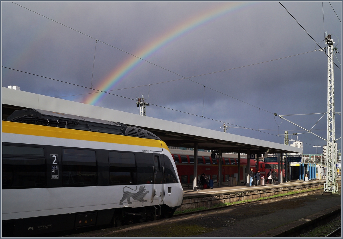 Die  rote Bahn  wird zunehmend bunt...
(Stuttgart, den 2. Jan. 2018)