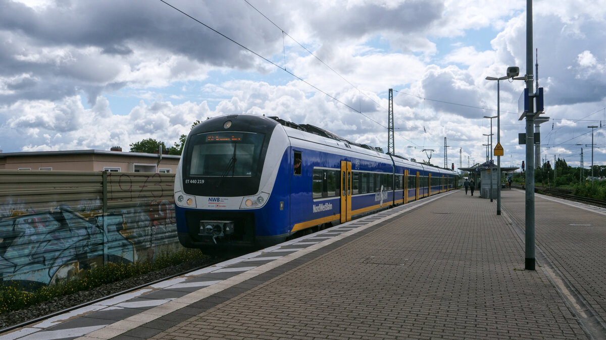 Die RS1 im Bahnhof Bremen-Walle nach Bremen-Burg.
Aufgenommen im August 2023.