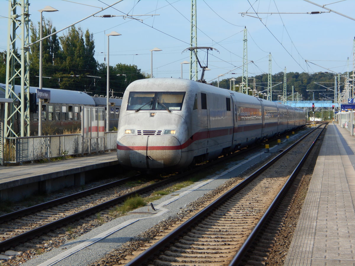 Die Rückfahrt von 402 040,am 28.Juli 2018,von Binz nach Köln dauert fast zwölf Stunden.Aufnahme bei der Ankunft in Bergen/Rügen.