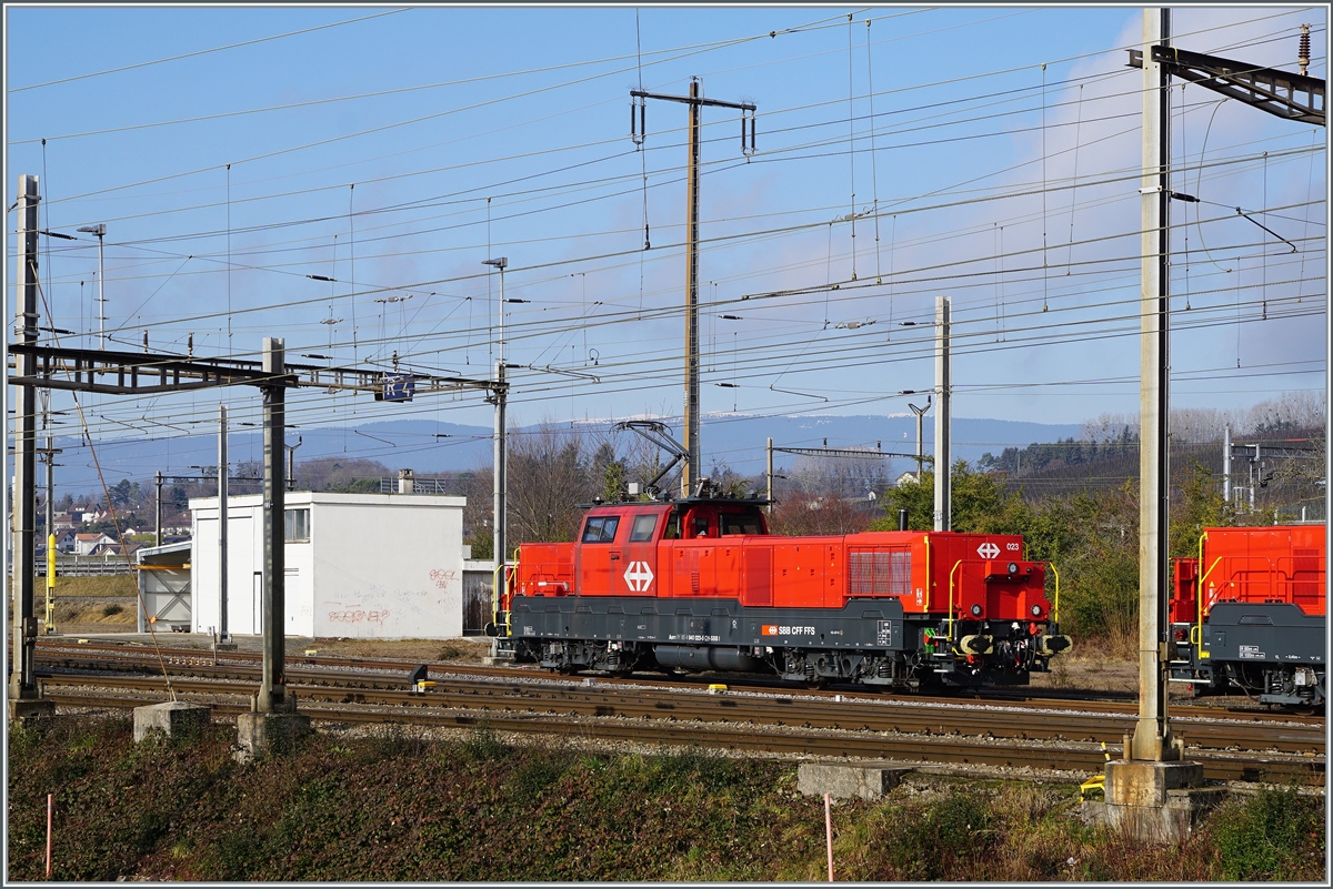 Die SBB Aem 940 023-5 (Aem 91 85 4 940 023-5 SBB-CH) wartet in Lausanne Triage auf einen neuen Einsatz. 

4. Februar 2022