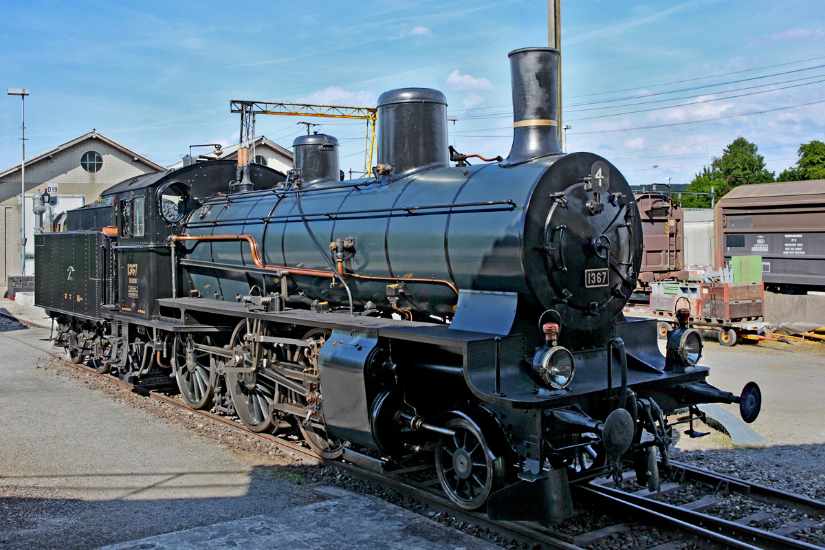 Die Schlepptenderdampflokomotive B 3/4 1367 präsentiert sich in Brugg.Bild vom 31.5.2015