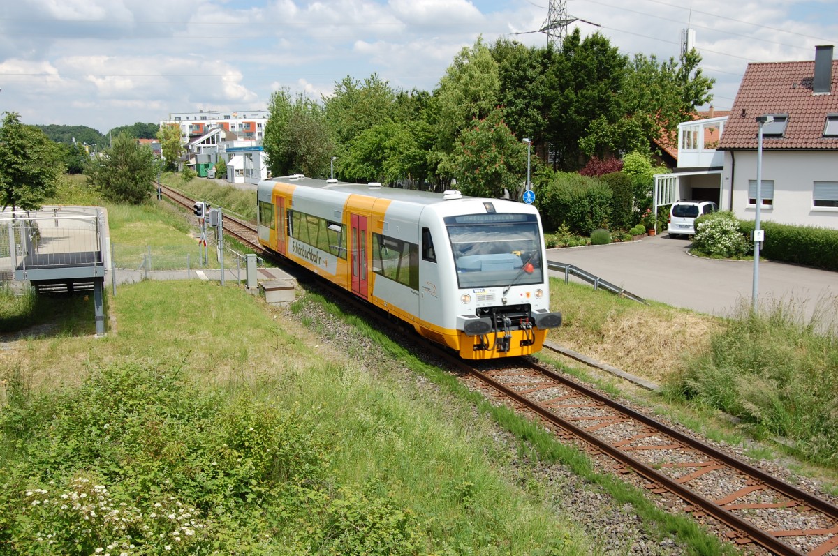Die Schönbuchbahn am 31. Mai 2014 zwischen dem Bahnhof in Holzgerlingen und dem Haltepunkt Nord. 