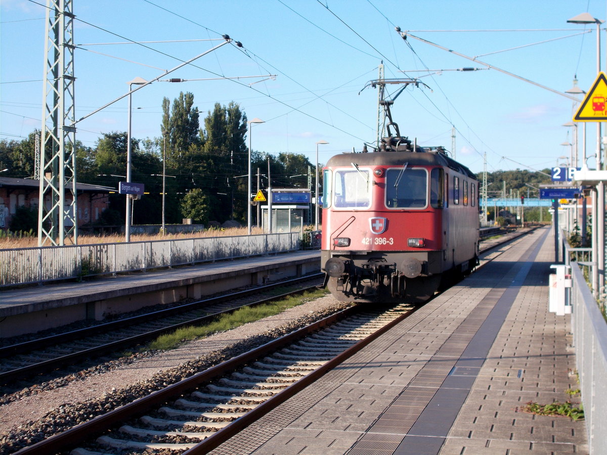 Die Schweizer 421 396 bei der Durchfahrt durch Bergen/Rügen am 02.August 2016.