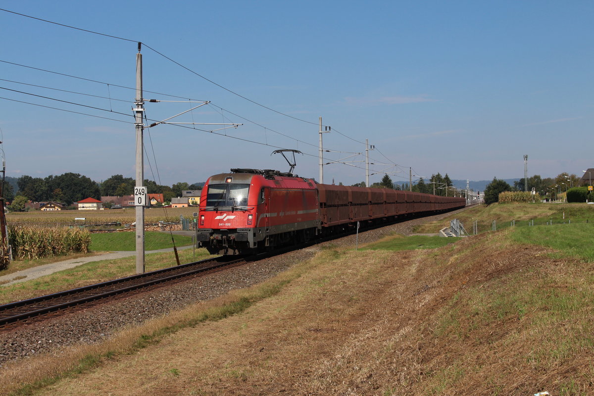 Die slowenische Reihe 541 die baugleich der ÖBB 1216 sind verkehren seit 7. September im Zuge des Karawankentunnelumleitungsverkehrs zwischen Leibnitz und Slowenien so wie am 10.9.2020 die 541 020 mit dem LGAG47407 der deine Reise in Leoben Donawitz begonnen hat und nach Koper tovorna fährt.