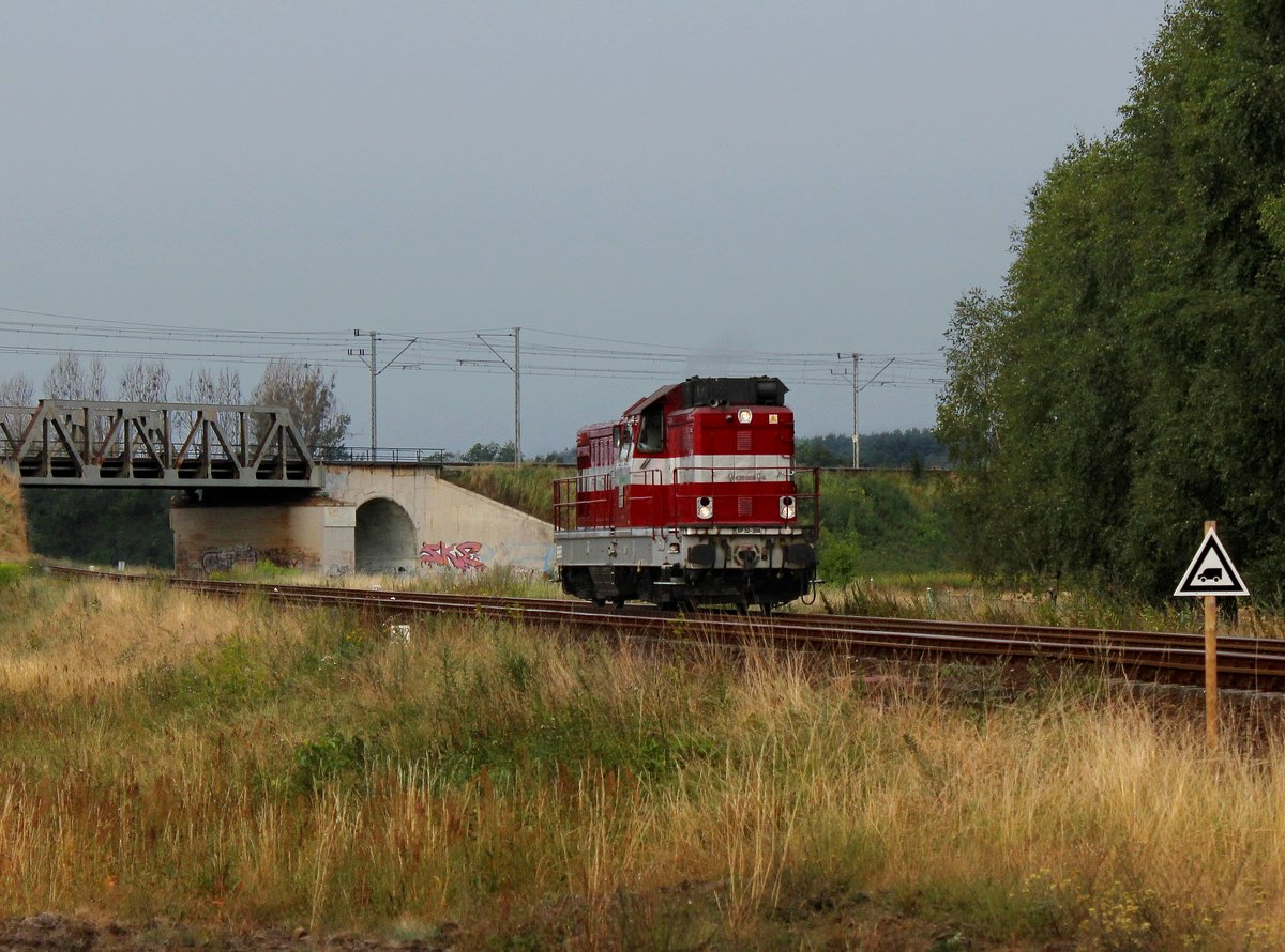 Die SP 32-206 am 02.08.2014 unterwegs bei Krzyż um einem Liegengebliebenen Zug zu holen.