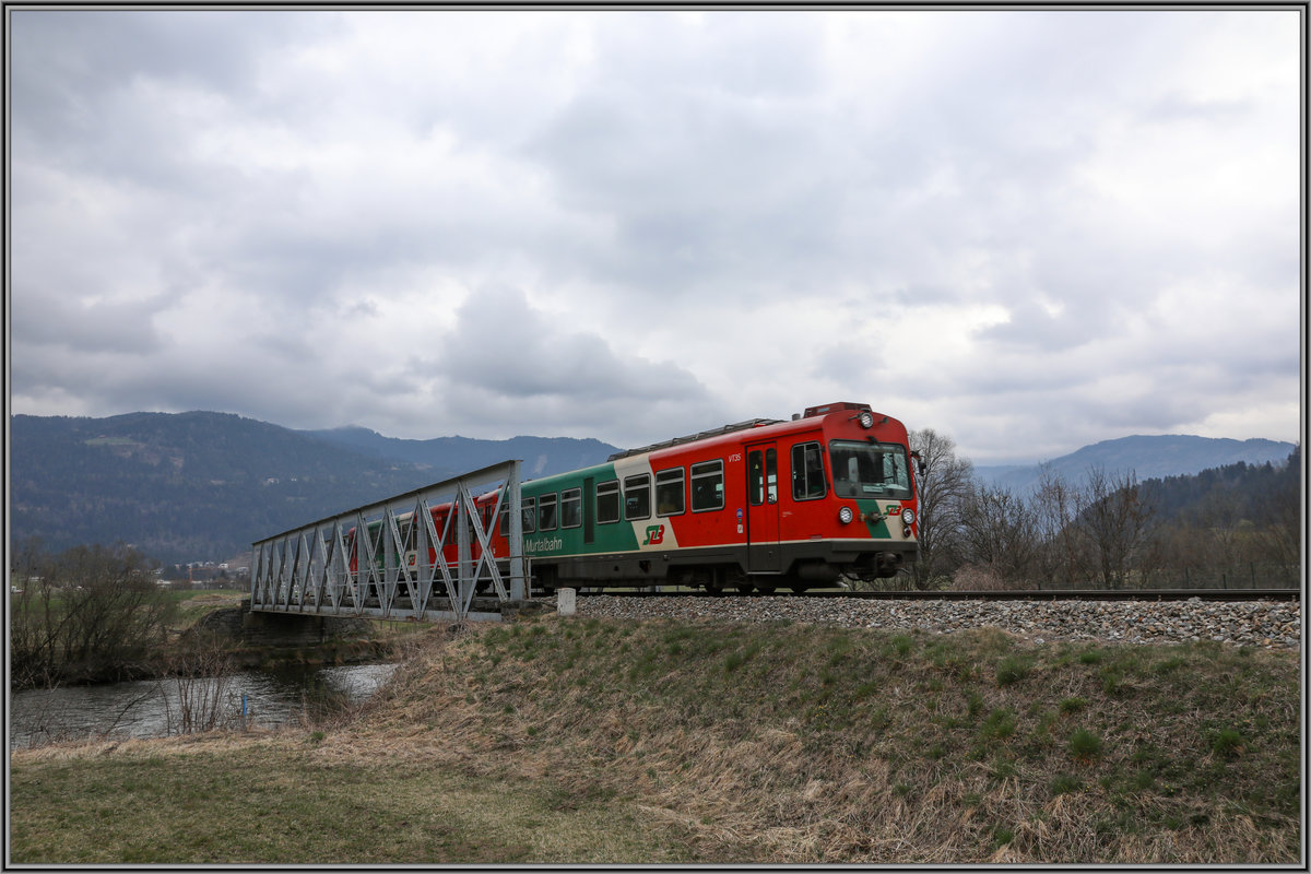 Die Stahlbrücke kennt ihr sicher  besser  abgelichtet. 
Aber als erster  Fotobesuch  der Murtalbahn reichts für mich aus . 
4.04.2019