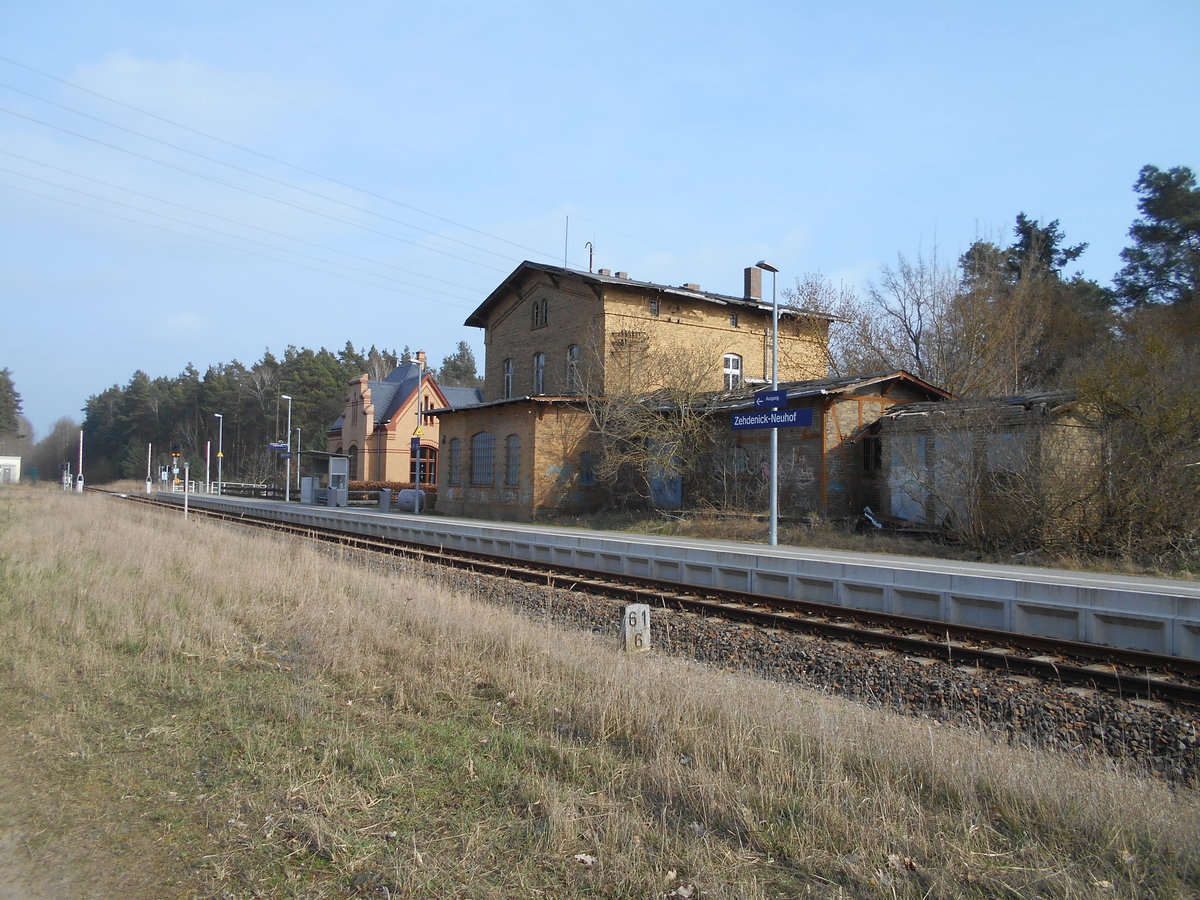 Die Station Zehdenick Neuhof,an der Strecke Löwenberg-Templin),am 23.März 2019.