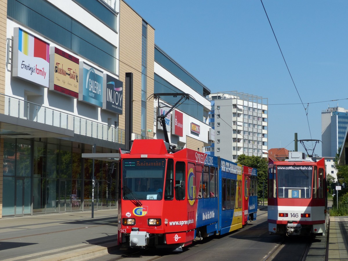 Die Straßenbahnlinien 3 und 4 treffen sich an der Stadtpromenade und warten hier mehrere Minuten, so ermöglichen sie ein bequemes Umsteigen. Cottbus, 8.6.2014