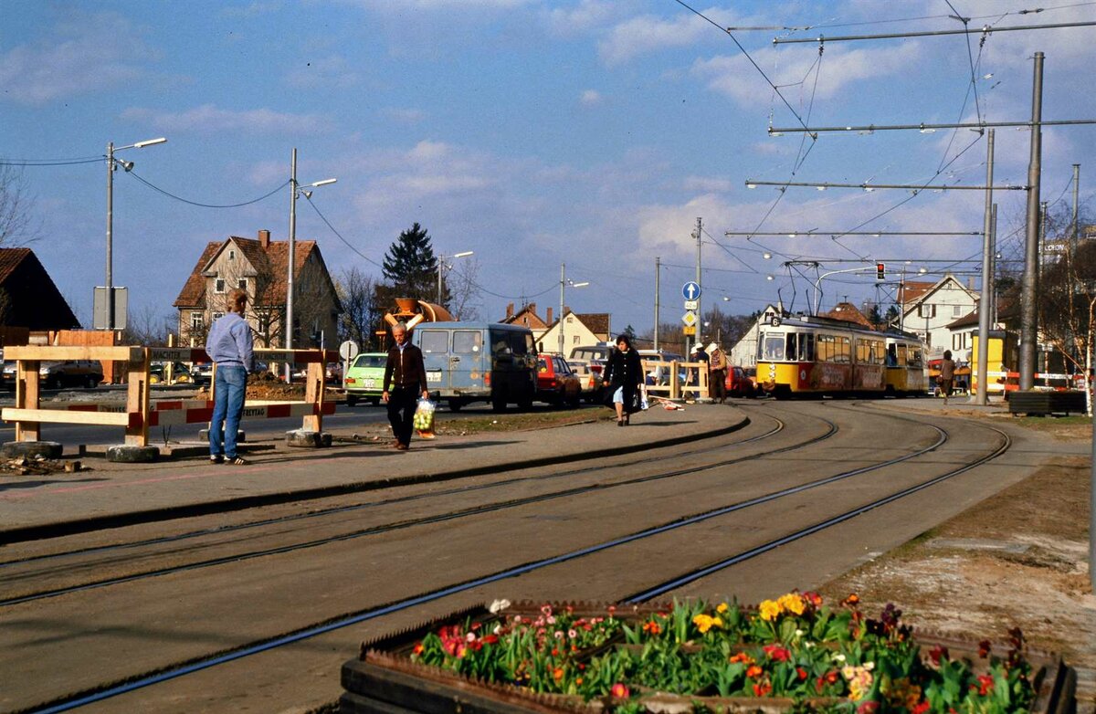 Die Stuttgarter Straßenbahn fährt hier noch durch Degerloch.