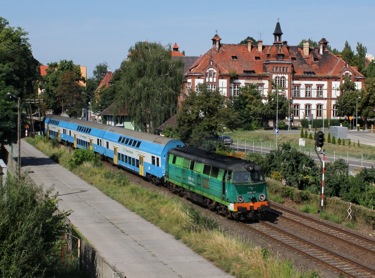 Die SU 45-241 mit einem R nach Krzyż am 01.08.2014 unterwegs bei Gorzów.