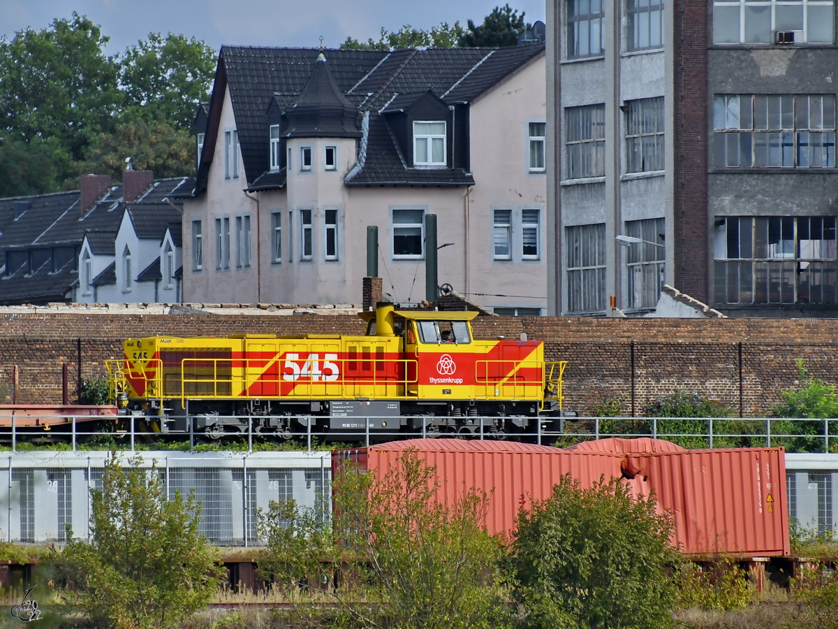 Die TKSE-Diesellokomotive 545 war Ende August 2022 in Duisburg-Wanheimerort zu sehen. 
