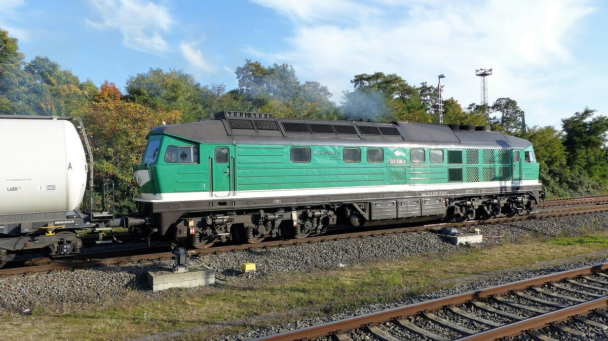 Die Triangula Ludmilla 241 338-3 ( 9280 1241 338-3 D-TRG ) mit einem Kesselwagenzug in Gera am 12.10.2022
