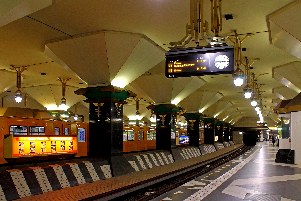 Die U-Bahn Station auf der U 7 Spandau am 05.05.2019.