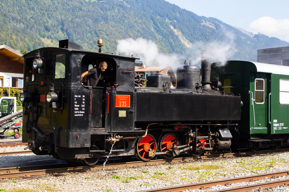 Die U25 im Bahnhof Bezau. Aufnahmeort wurde vorher mit dem Betriebspersonal abgestimmt. Zu diesem Zeitpunkt waren diese Gleise inaktiv. 19.09.20