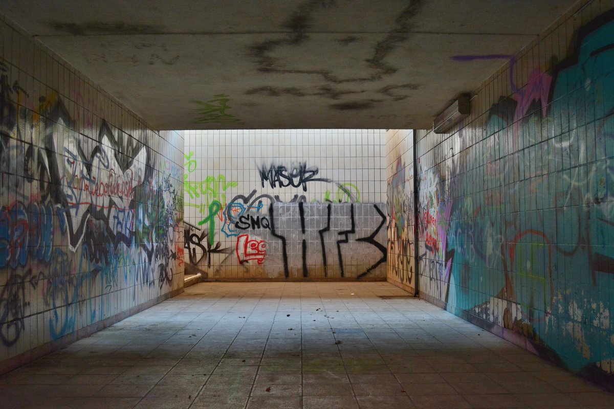 Die Unterführung zum Bahnsteig in Frankleben wirkt dunkel und nicht gerade einladend. Der Bahnsteig ist jedoch sauber.

Frankleben 07.08.2018