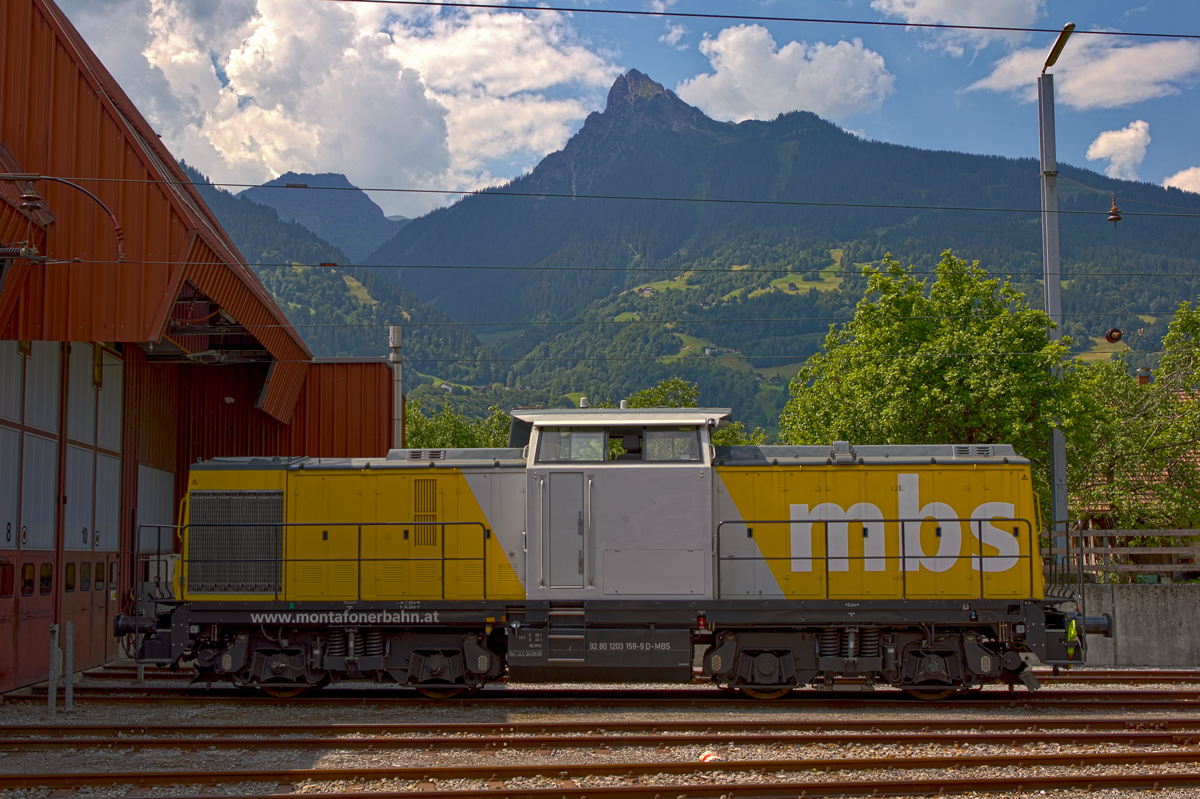 Die V10.107 der Montafonerbahn in Schruns.Bild vom 22.7.2015