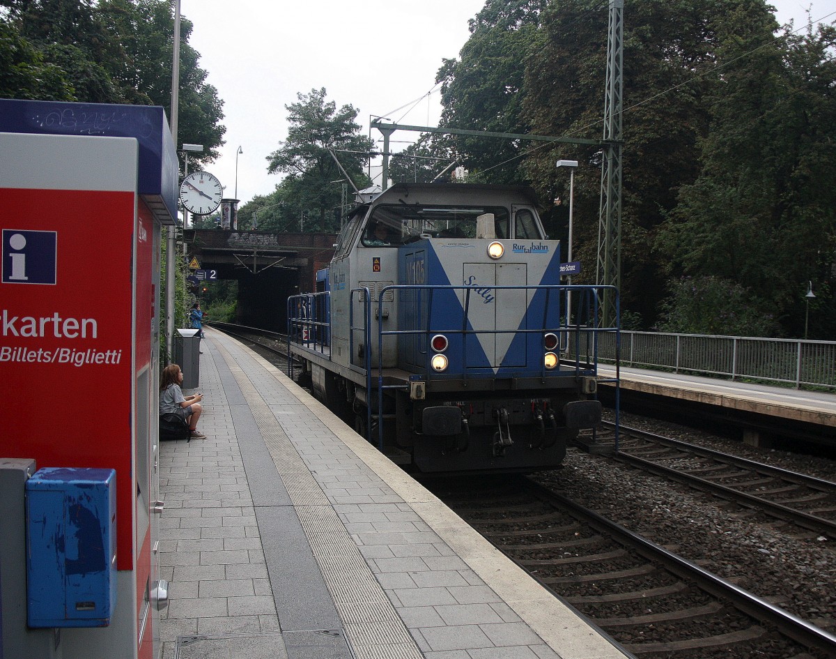 Die V105  Sally  von der Rurtalbahn kommt als Lokzug aus Richtung Stolberg-Rheinland,Eilendorf,Aachen-Rothe Erde,Aachen-Hbf und fährt durch Aachen-Schanz in Richtung Aachen-West.
Bei Sonne und Regenwolken am Nachmittag vom 2.9.2015.