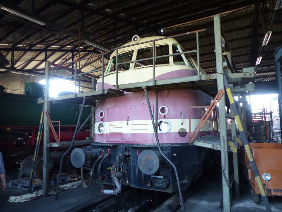 Die V180 314 (118 314-4) der IG Rennsteigbahn befindet sich derzeit in Bearbeitung im Bw Arnstadt. Aufgenommen beim Osterfest am 21.04.2019.