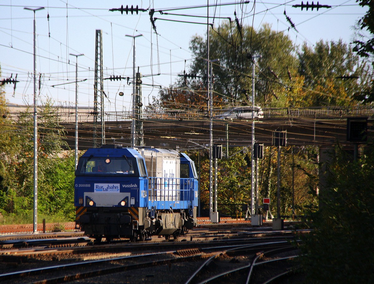Die  V204 von der Rurtalbahn kommt als Lokzug aus Richtung Stolberg-Rheinland und fährt in Aachen-West ein.
 Aufgenommen vom Bahnsteig in Aachen-West bei schönem Herbstwetter am Nachmittag vom 18.10.2014.
