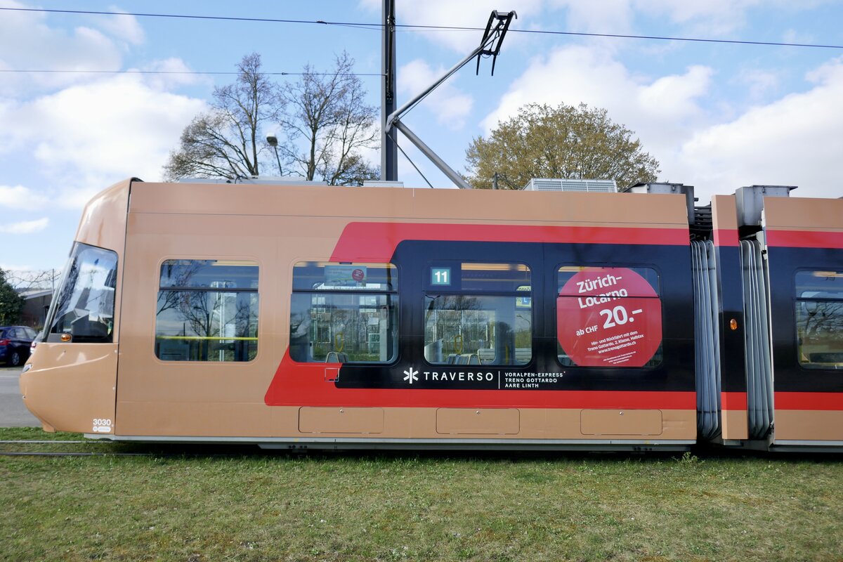 Die Vordere Seite des VBZ Be 5/6 3030 mit der neuen SOB Werbung am 4.4.23 in Zürich Auzelg.