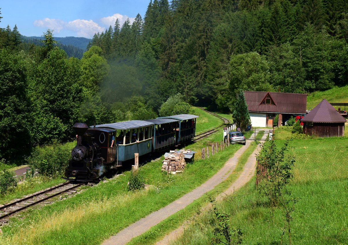 Die Vormittagszug auf dem Weg von Zastávska Šánske nach Čierny Balog.
Šánske, 05.07.2020.