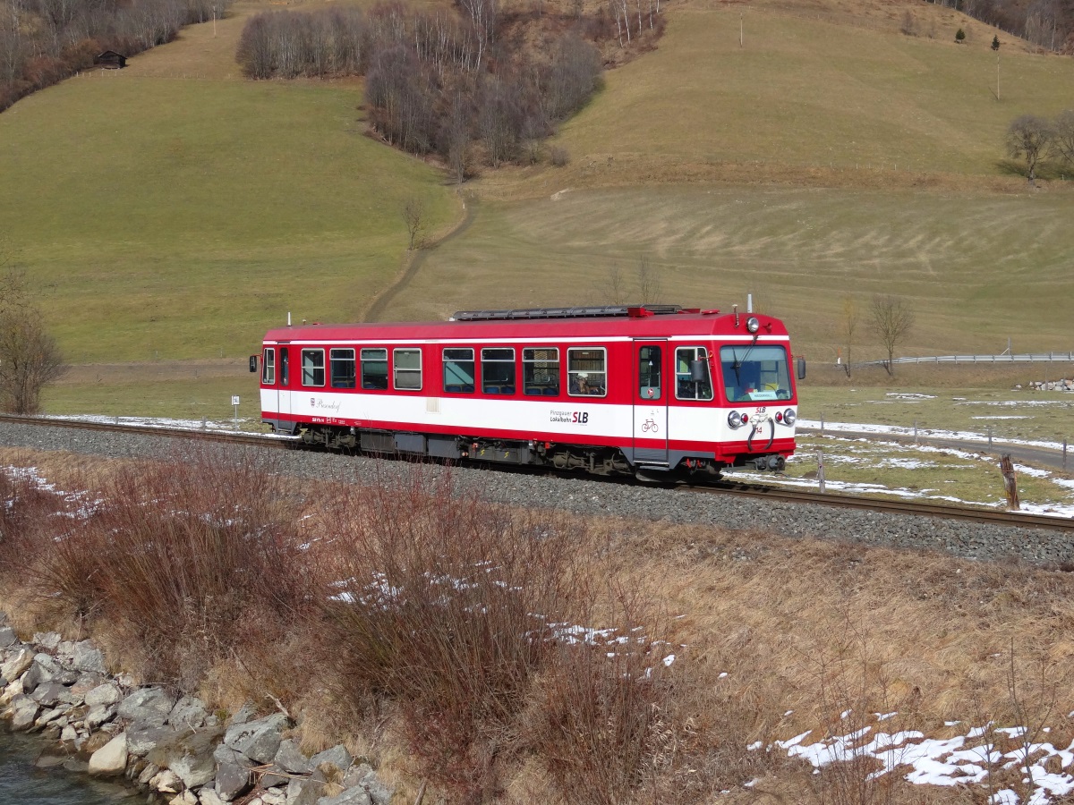 Die VT 14 der Pinzgauerlokalbahn - Hst. Jesdorf-Begfried - 05-02-2014