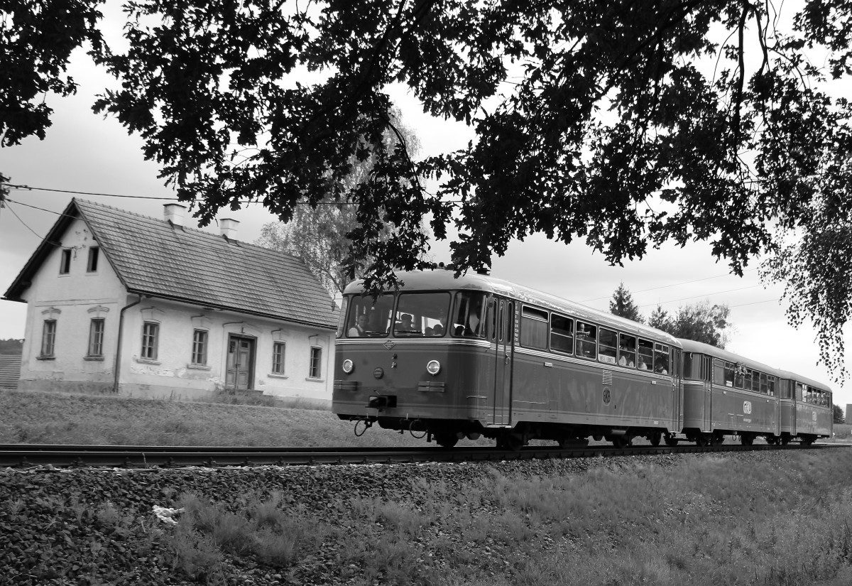 Die Wände des netten Häuschens können wohl viele Geschichten erzählen wie es damals war als der gute alte 10er noch Planmäßig durch Sulmtal fuhr. Ziegelwerk Gleinstätten am 30.August 2014