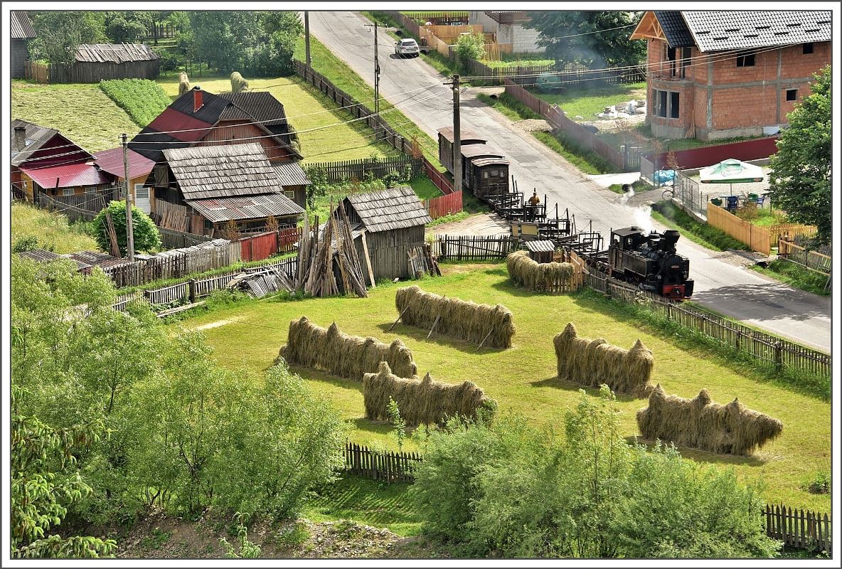 Die Waldbahn Hutulca Moldovita passt hervorragend in die ländliche Gegend, (14.06.2017)