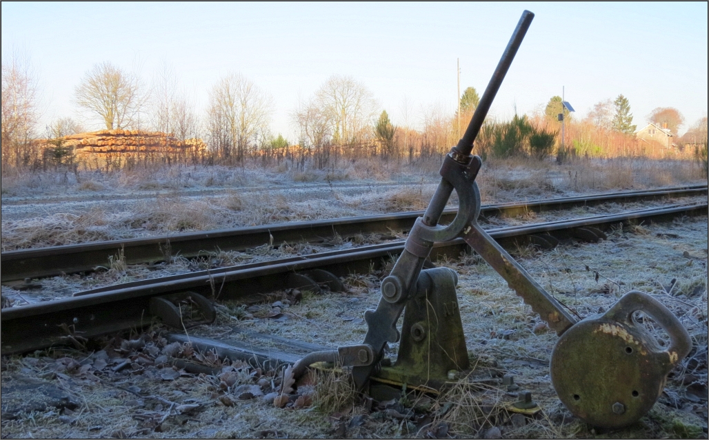Die Weiche ist gelegt, Heiligabend kann kommen. Einen winterlichen Gruß aus Raeren in Belgien lasse ich Euch mal hier, nette Festtage und schonmal einen Guten Rutsch.
Location: Vennbahn Raeren (B) , Date: 20.Dez.2016.